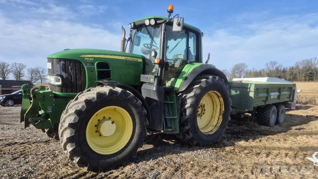 John Deere 7530 Tractors