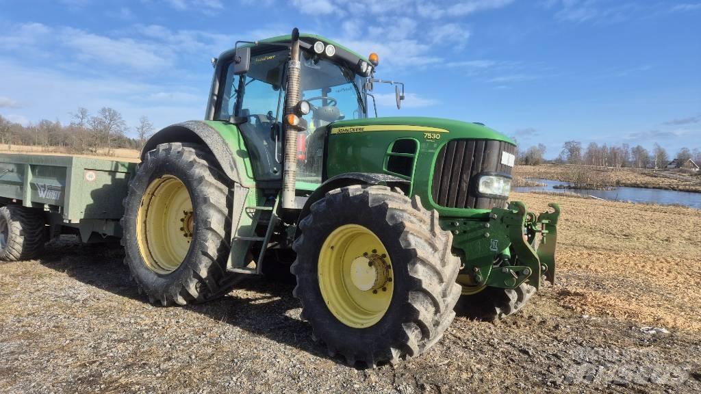 John Deere 7530 Tractors