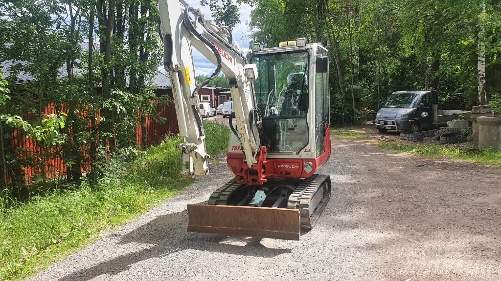 Takeuchi TB230 Mini excavators < 7t (Mini diggers)
