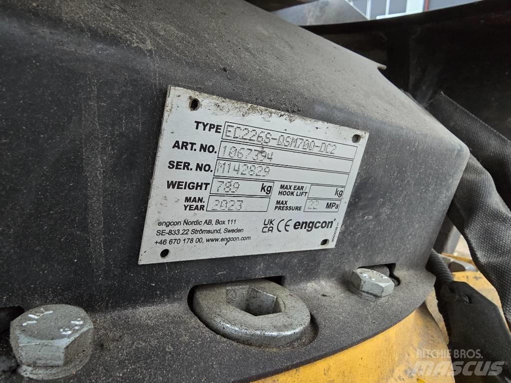Komatsu PC 228 US-11 Crawler excavators