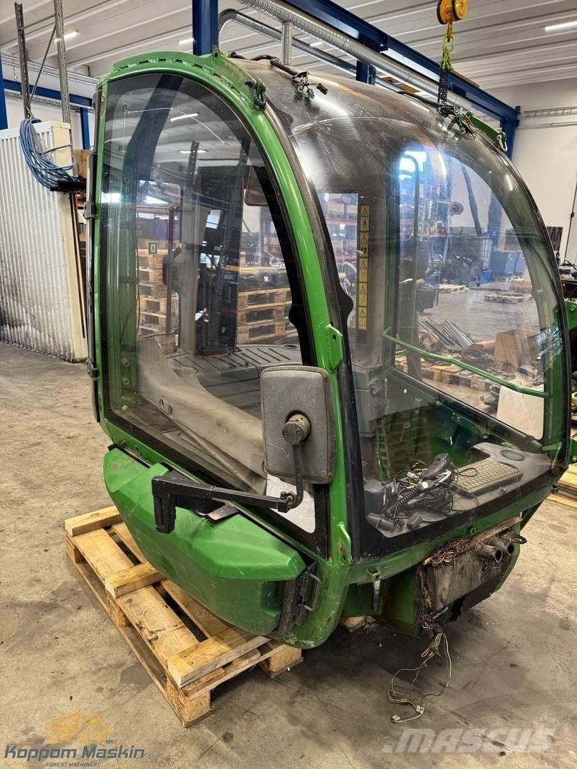 John Deere 1210E Cabins and interior