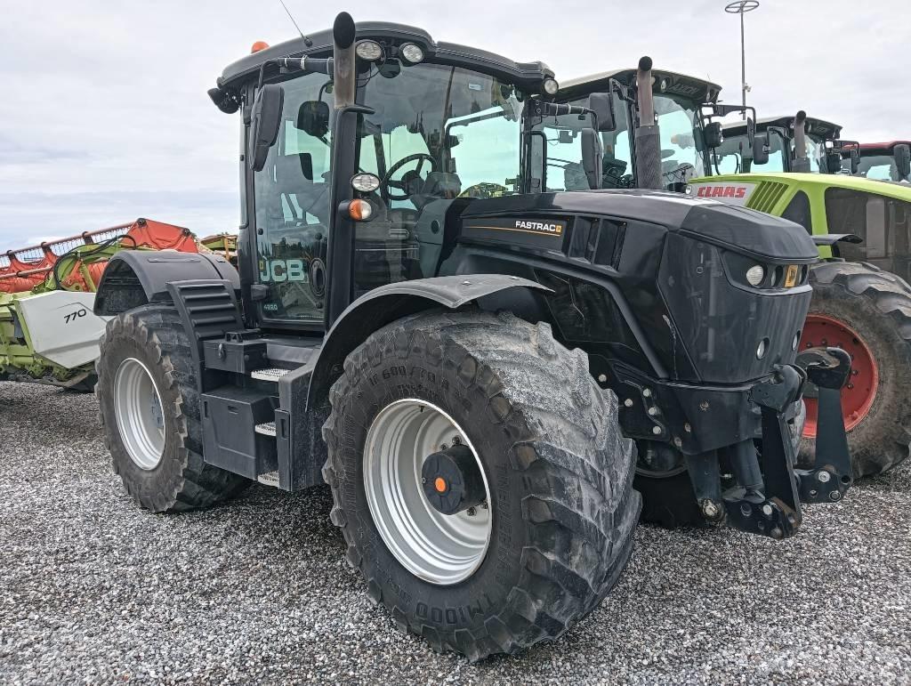 JCB Fastrac 4220 Tractors