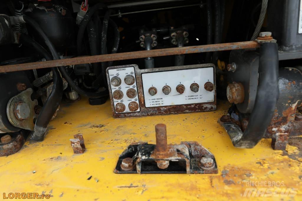 New Holland D 180 Crawler dozers