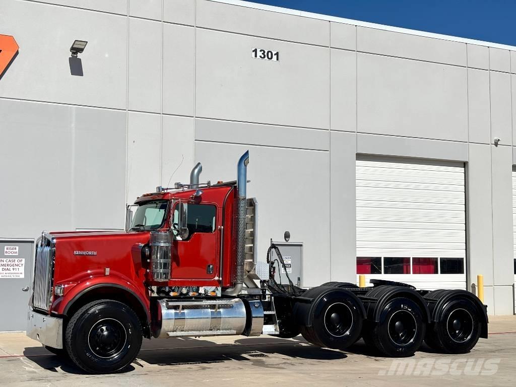 Kenworth W 900 Prime Movers