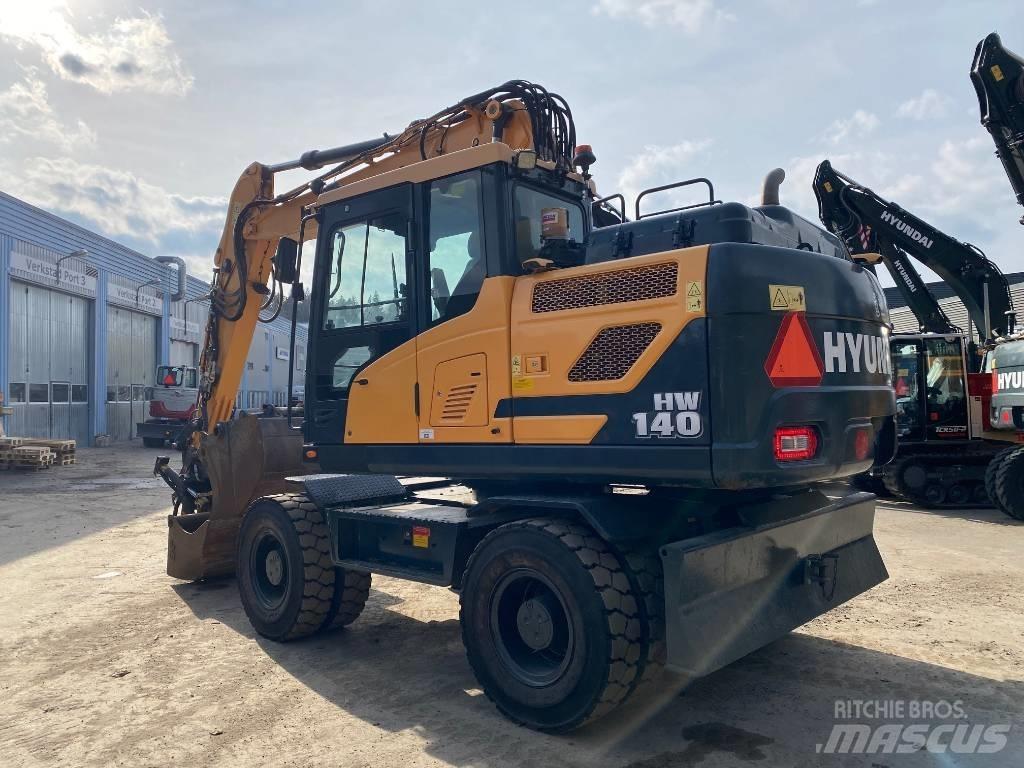 Hyundai HW140W Wheeled excavators
