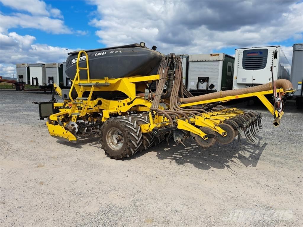 Bednar Omega 3000 Mowers