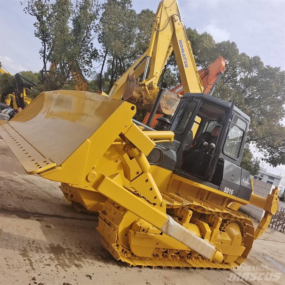 Shantui SD 16 Crawler dozers