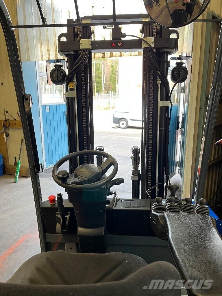 Toyota 7 BEST 10 Electric forklift trucks