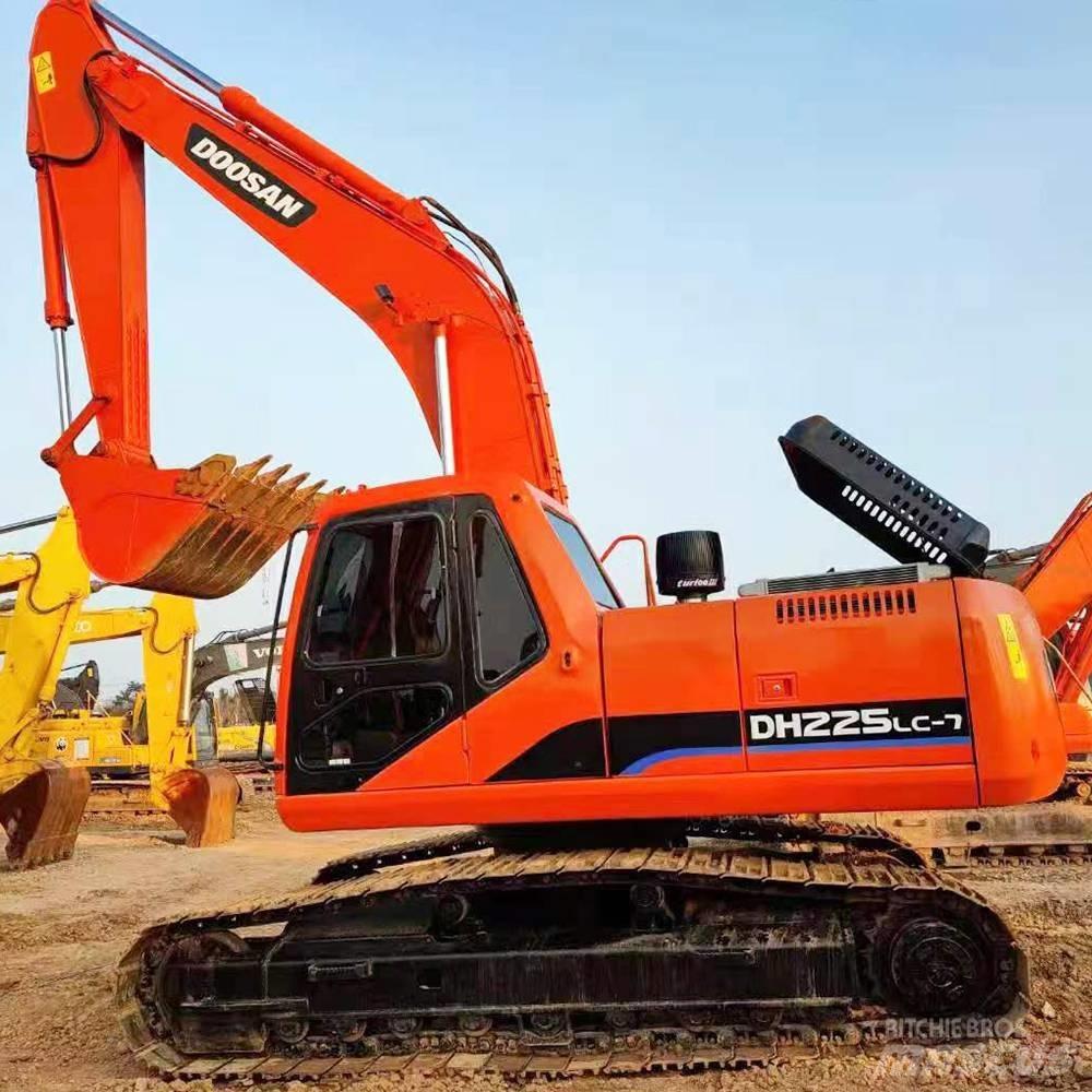 Doosan 225 Crawler excavators