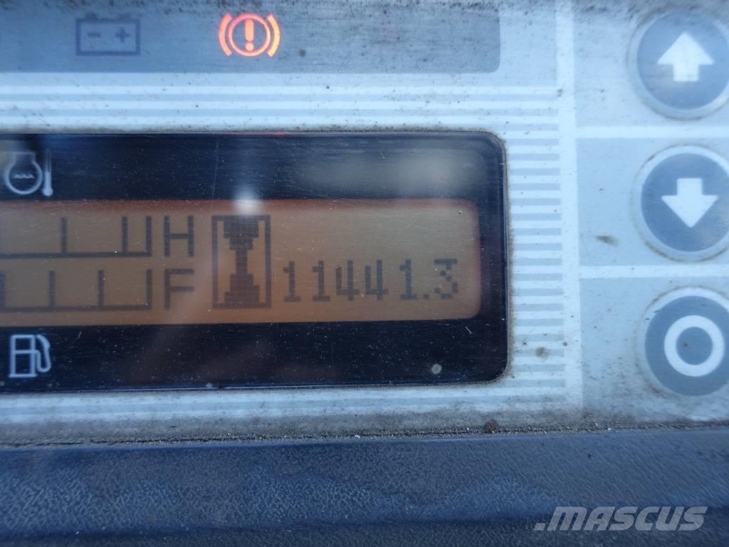 Nissan Y1D2A200 Diesel trucks