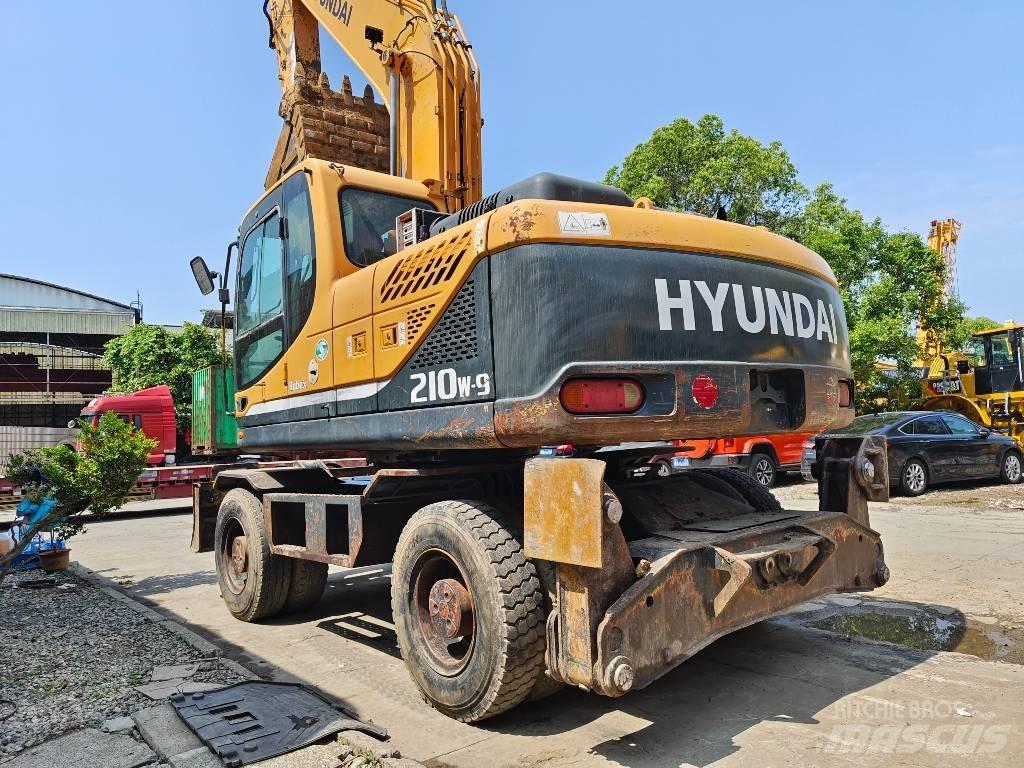 Hyundai R210W-9 Wheeled excavators