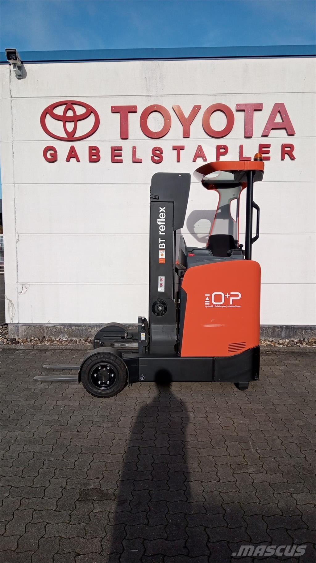 Toyota RRE160HR Reach truck