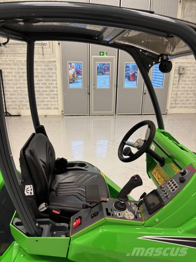 Avant 528 Multi-purpose loaders