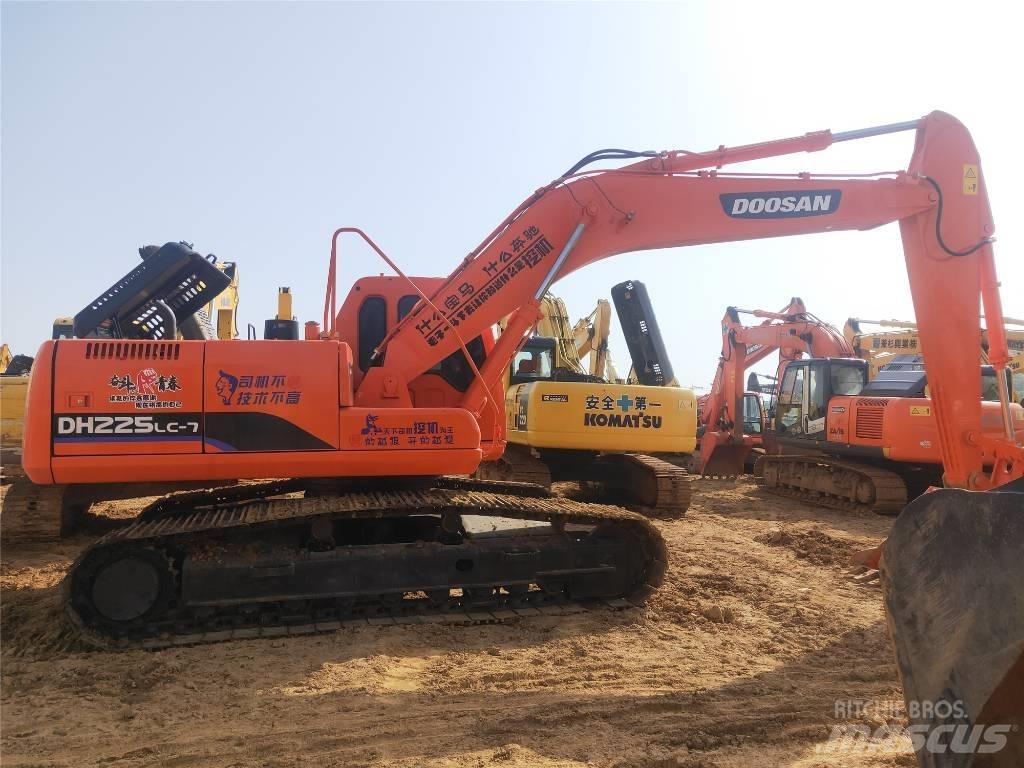 Doosan DH225LC-7 Crawler excavators