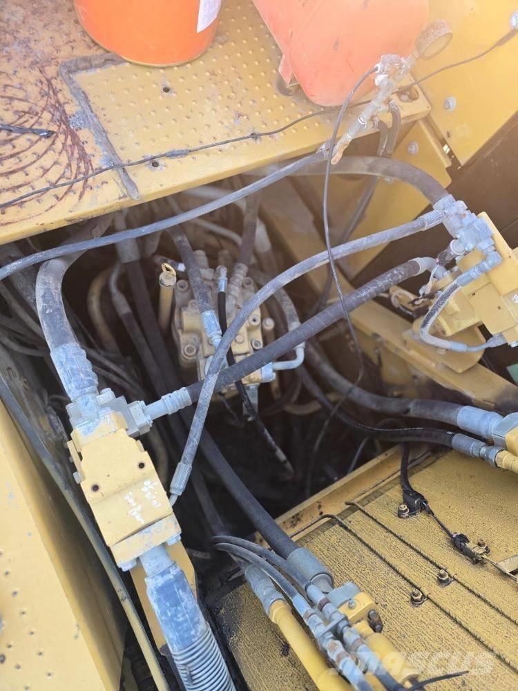 CAT 330FL Crawler excavators