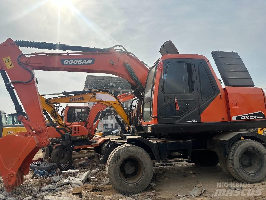 Doosan 150 Wheeled excavators