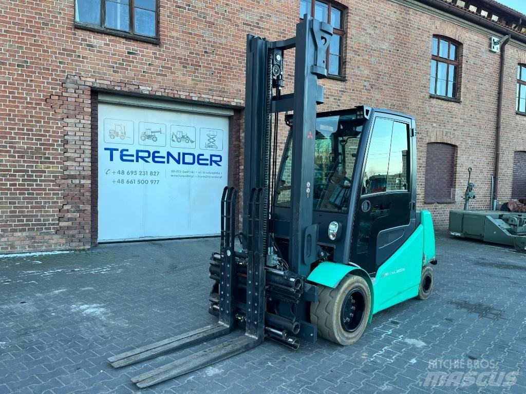 Mitsubishi FB45 Electric forklift trucks