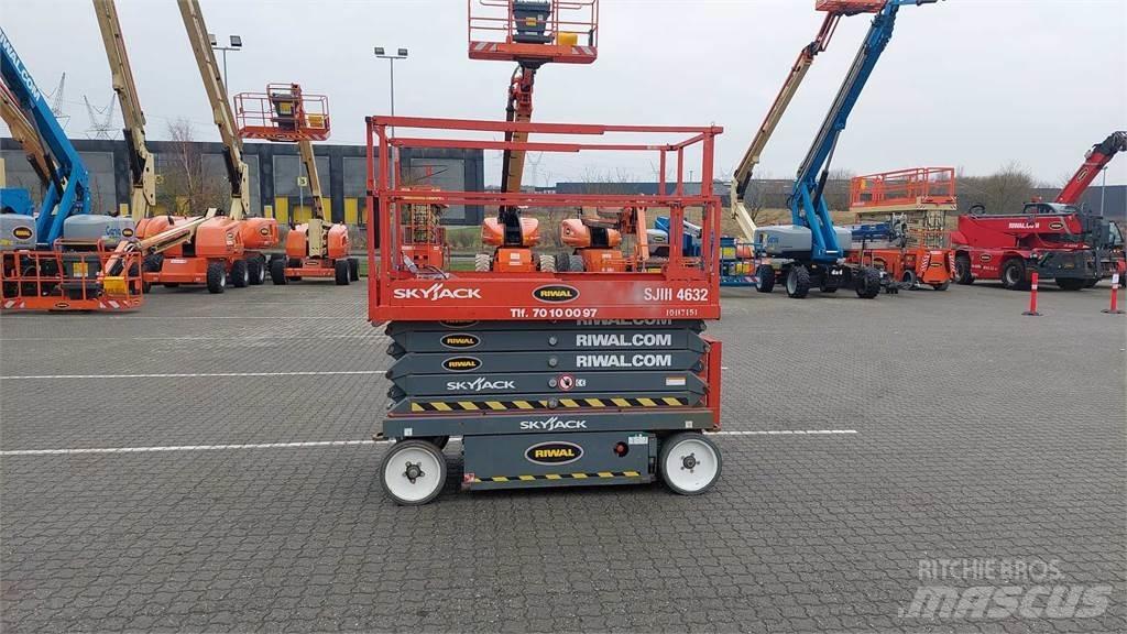 SkyJack SJIII4632 Scissor lifts