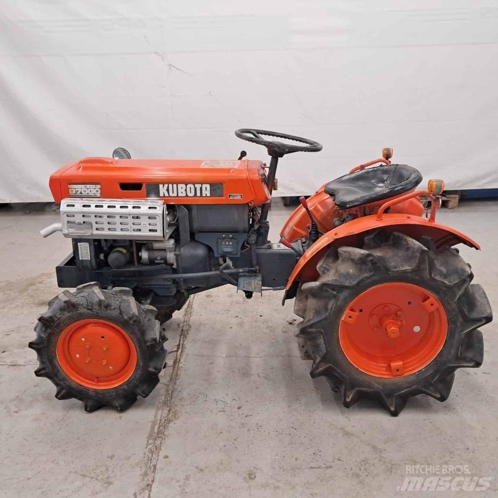 Kubota B 7000 Tractors