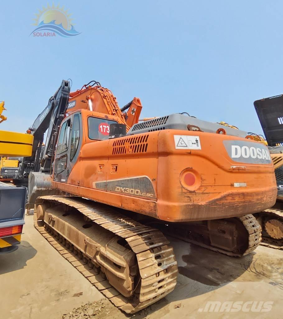 Doosan DX 300 LC Crawler excavators