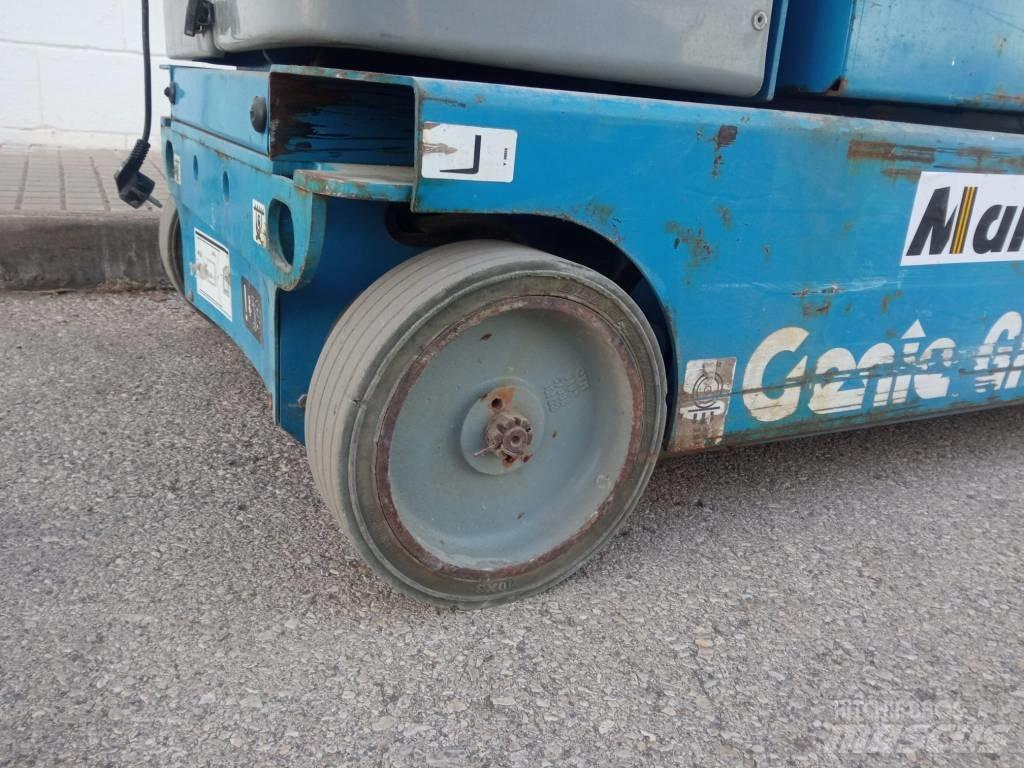 Genie GRC 12 Used Personnel lifts and access elevators