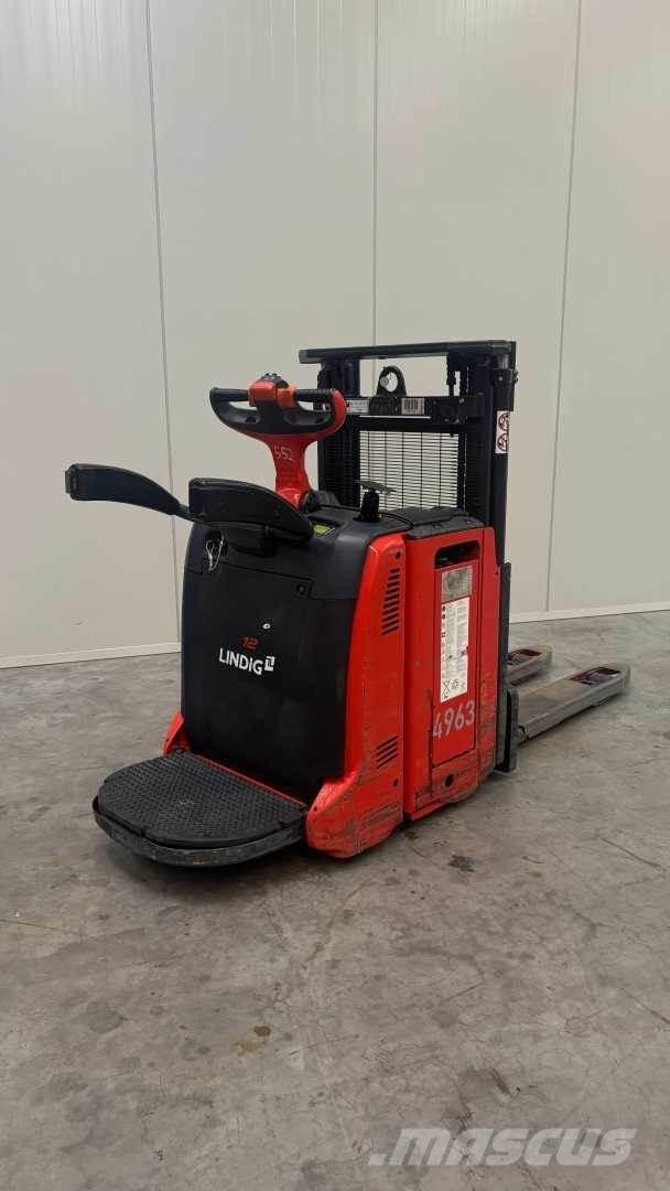 Linde D12AP Pedestrian stacker