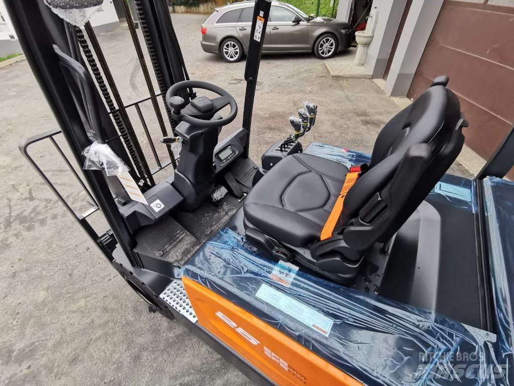 Doosan B25S-7 Electric forklift trucks