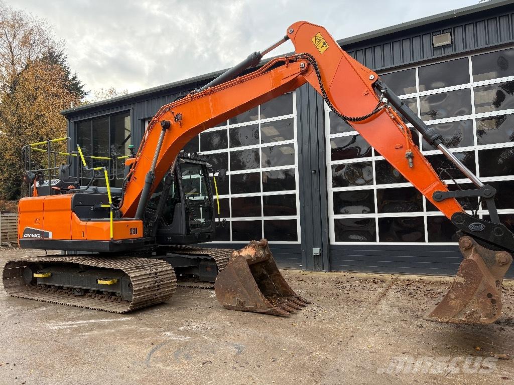 Doosan DX 140 LC Crawler excavators