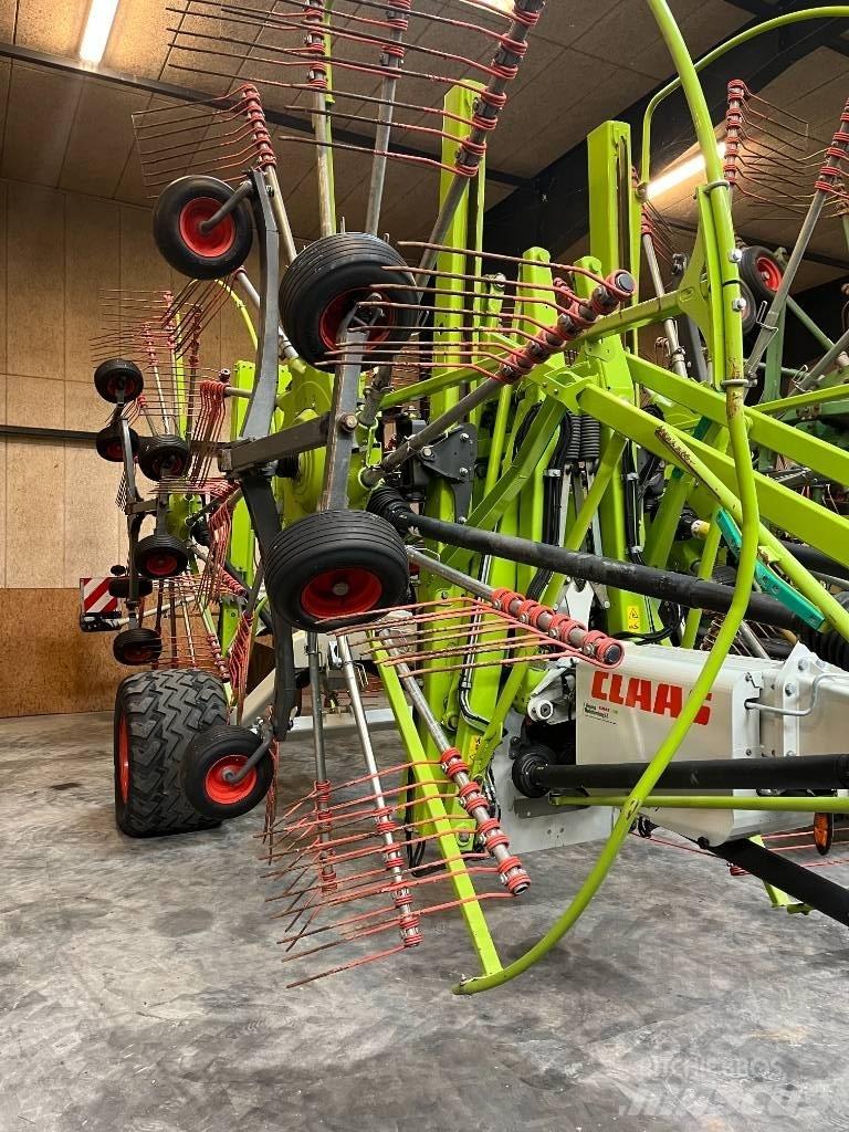 CLAAS Liner 4000 HHV Rakes and tedders