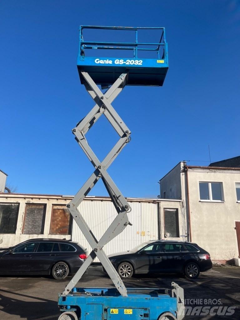 Genie 2032 Scissor lifts