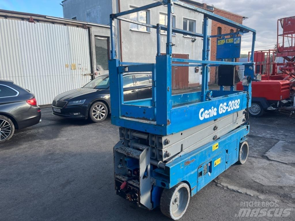 Genie 2032 Scissor lifts