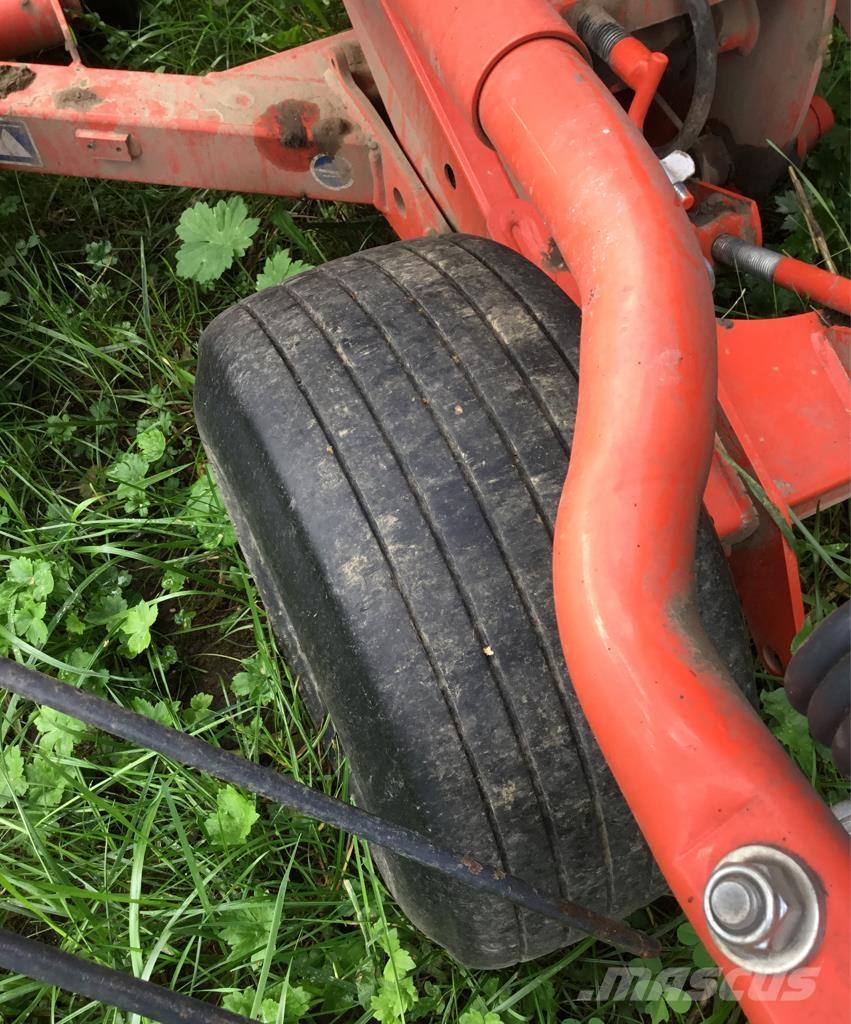 Kuhn GA 6632 Windrowers