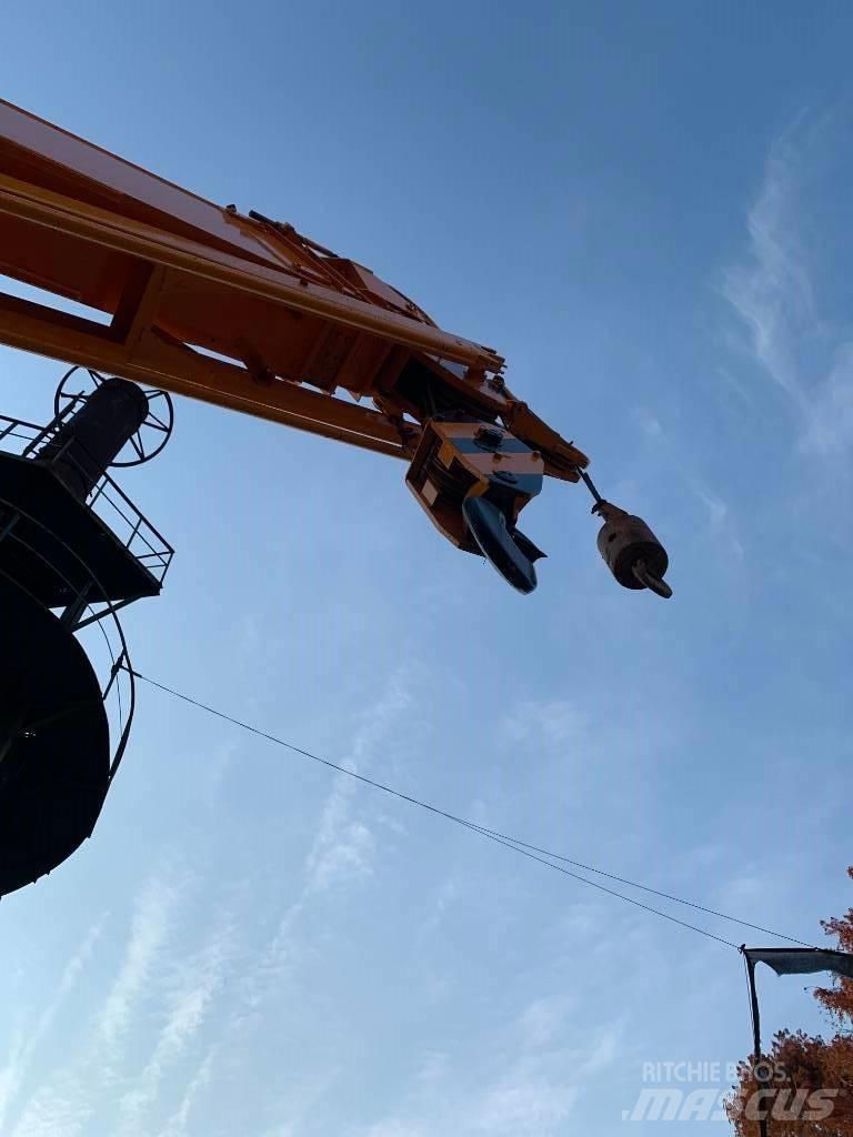 Kato NK 250 E All terrain cranes