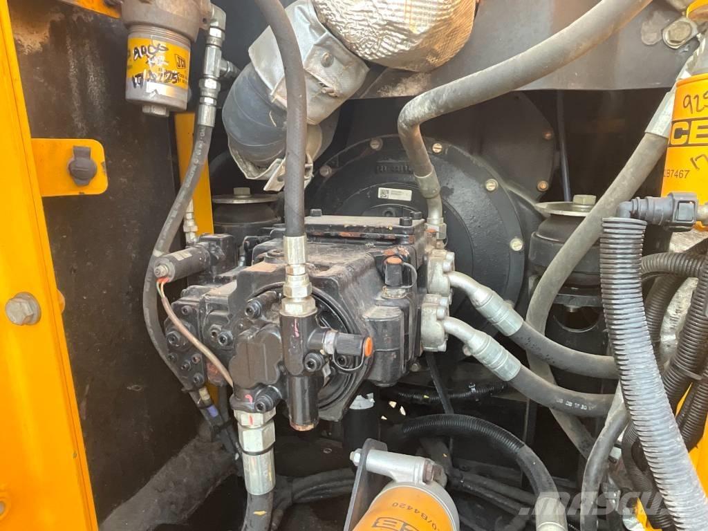 JCB JS 130 LC 4F Crawler excavators