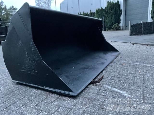 Ahlmann Laadschopbak Buckets