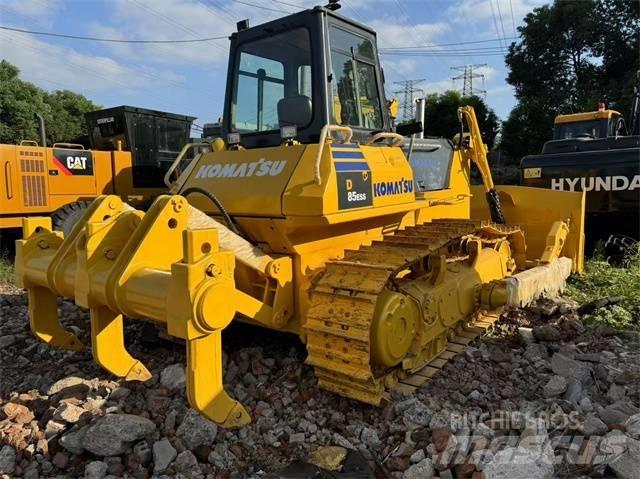 Komatsu D 85 Crawler dozers