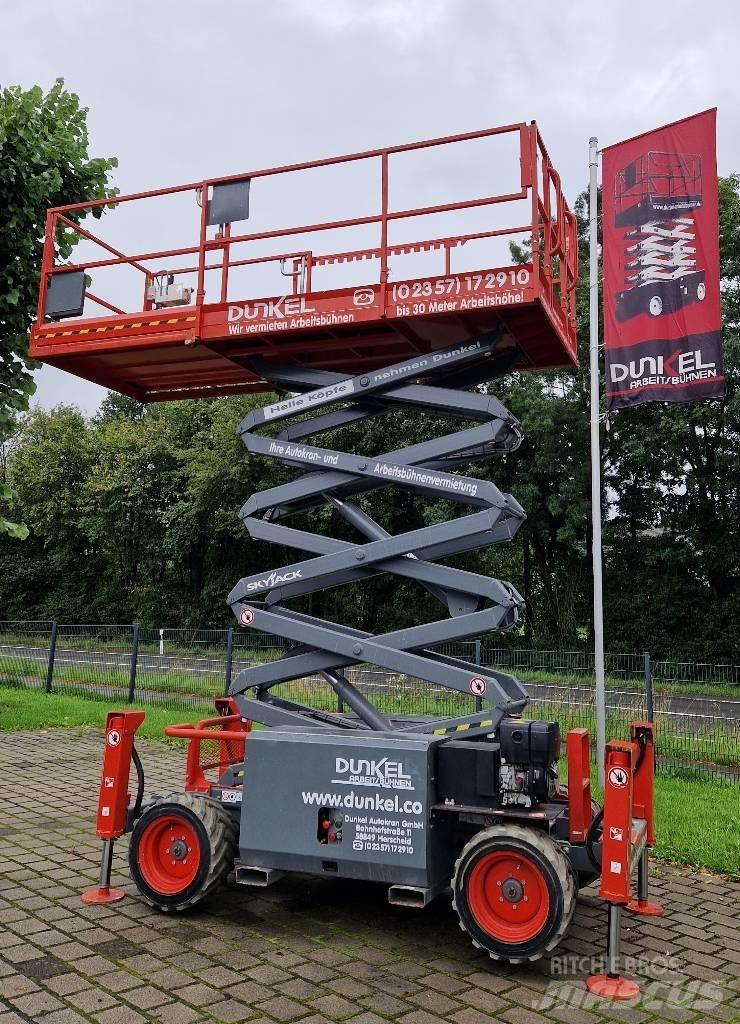 SkyJack SJ68832 RTE Scissor lifts