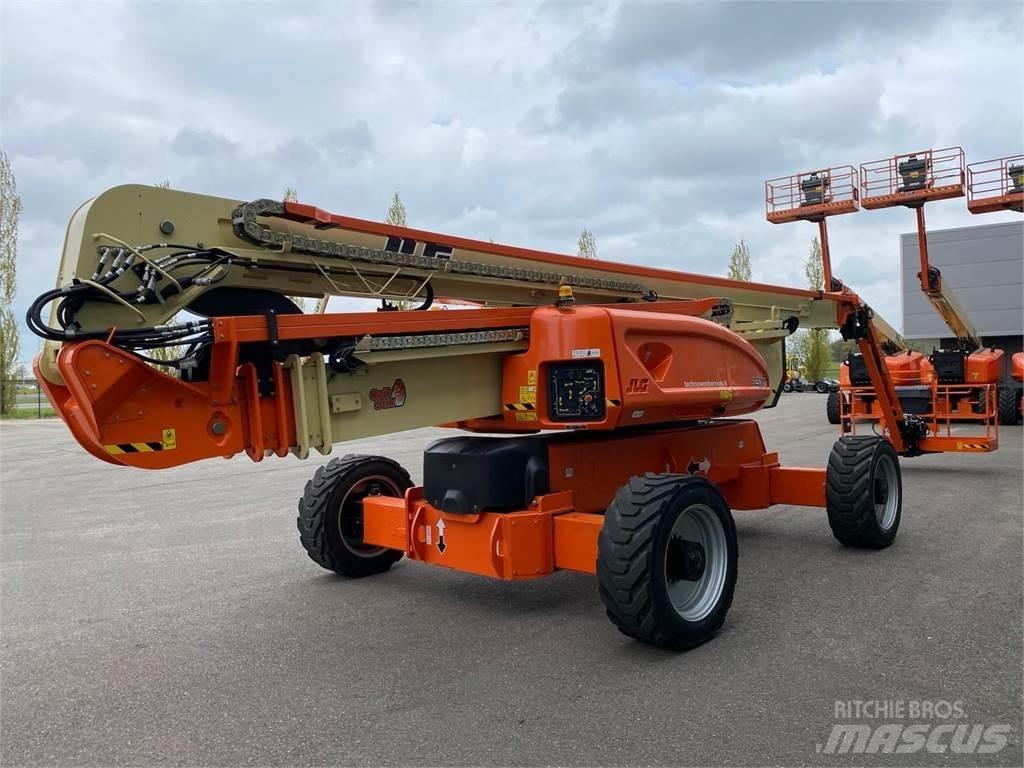 JLG 1250AJP Articulated boom lifts