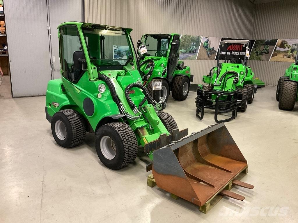 Avant 528 Multi-purpose loaders