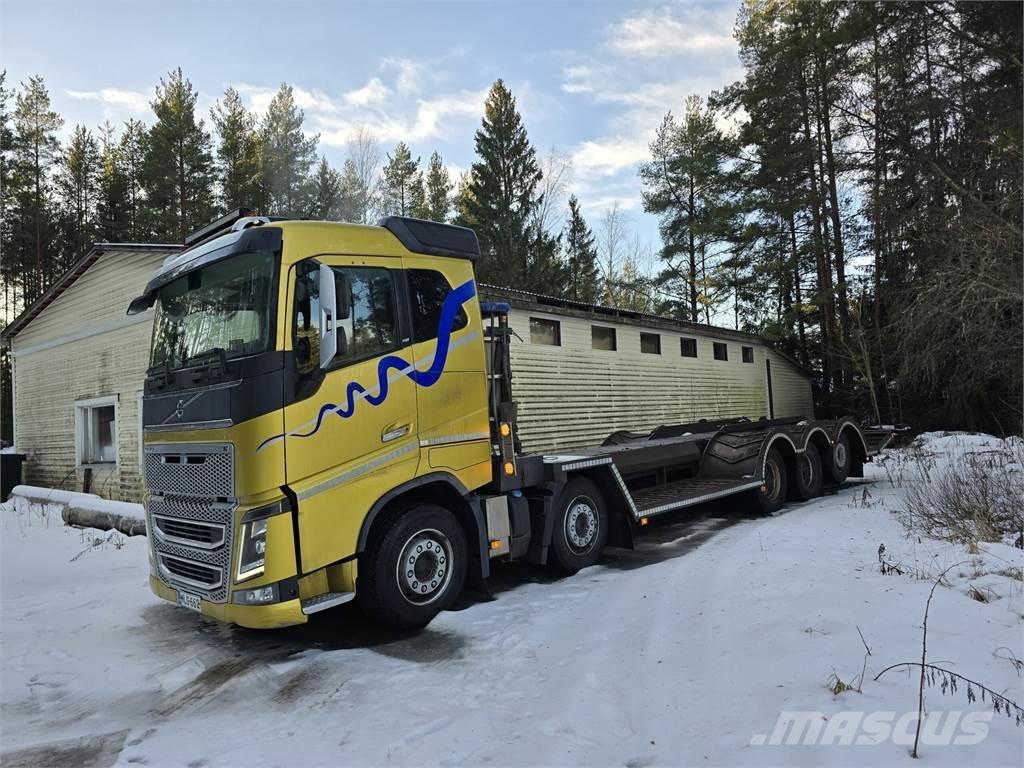Volvo FH 16 750 Forest machine transport trucks