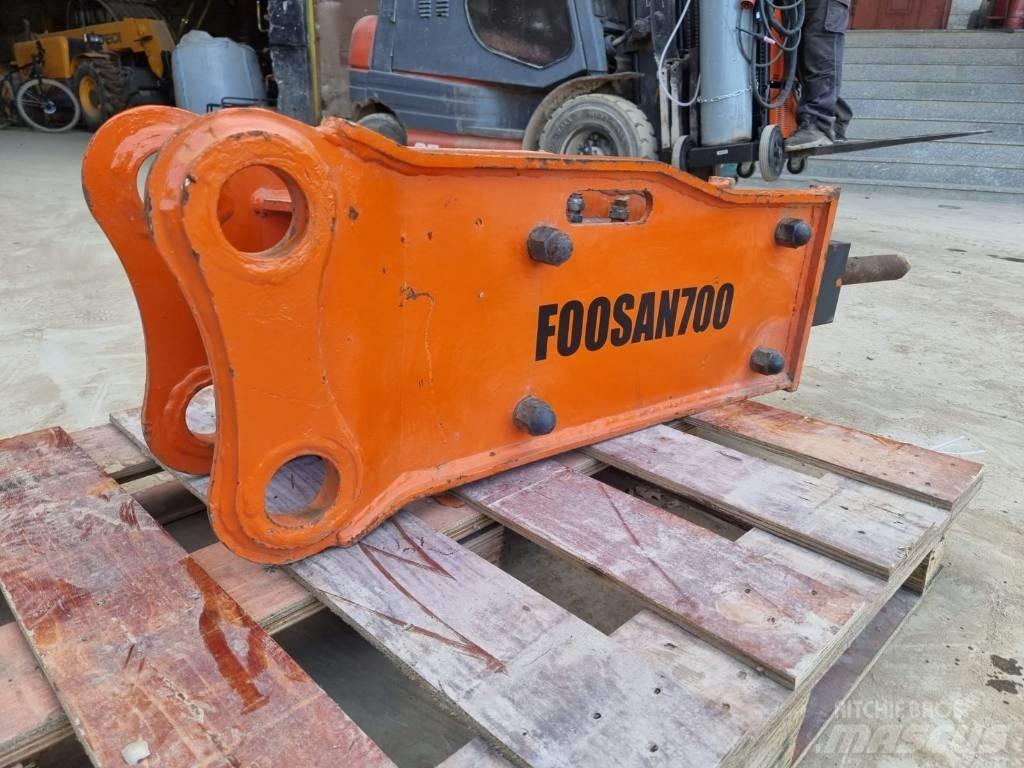  Foosan 700 Hammers / Breakers