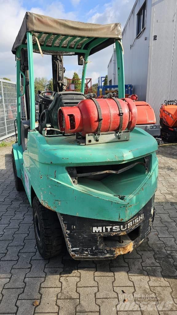 Mitsubishi FG 35 N LPG trucks