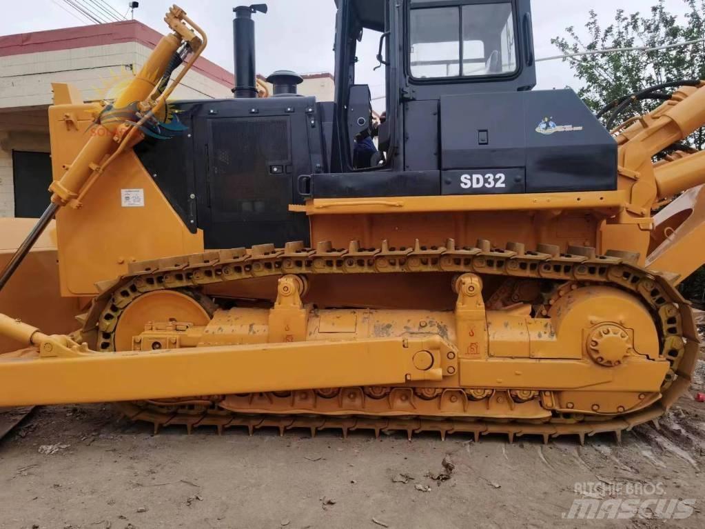 Shantui SD 32 Crawler dozers