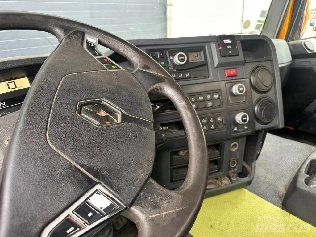 Renault Kerax 430 Tipper trucks