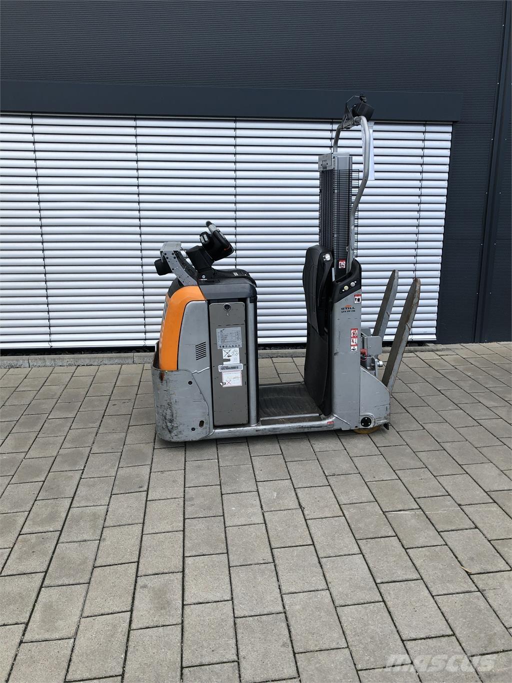 Still LTX FF 05 Tow truck