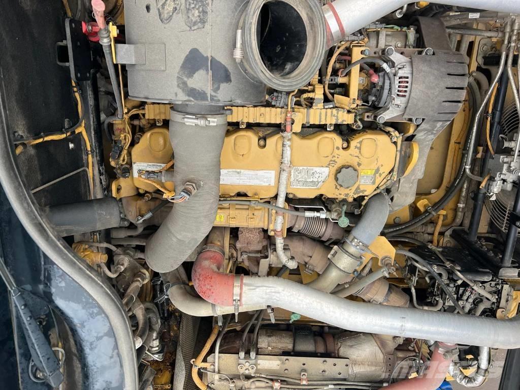 CAT 725 C Articulated Haulers