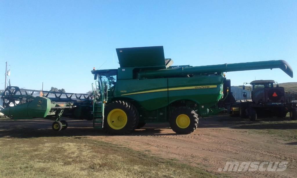 John Deere S 670 Combine harvesters