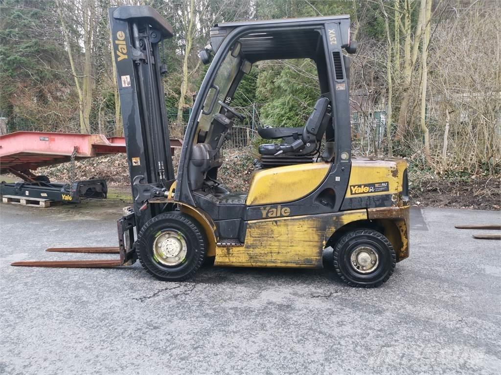 Yale GDP25VX-V Diesel trucks