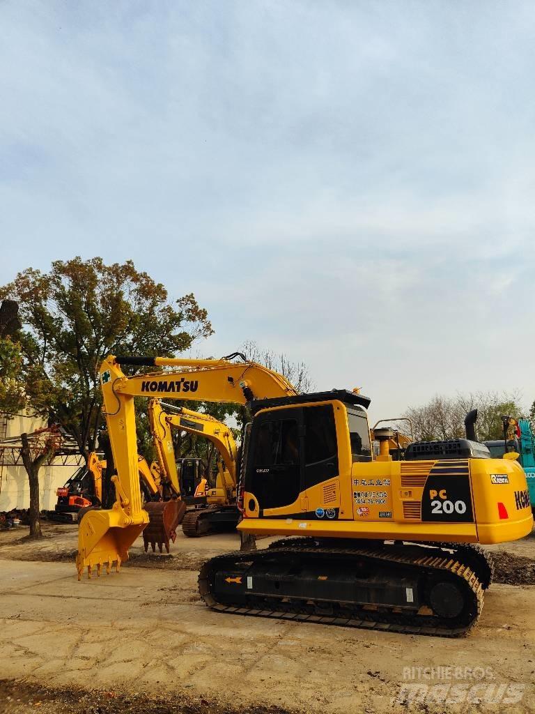Komatsu PC200 Crawler excavators