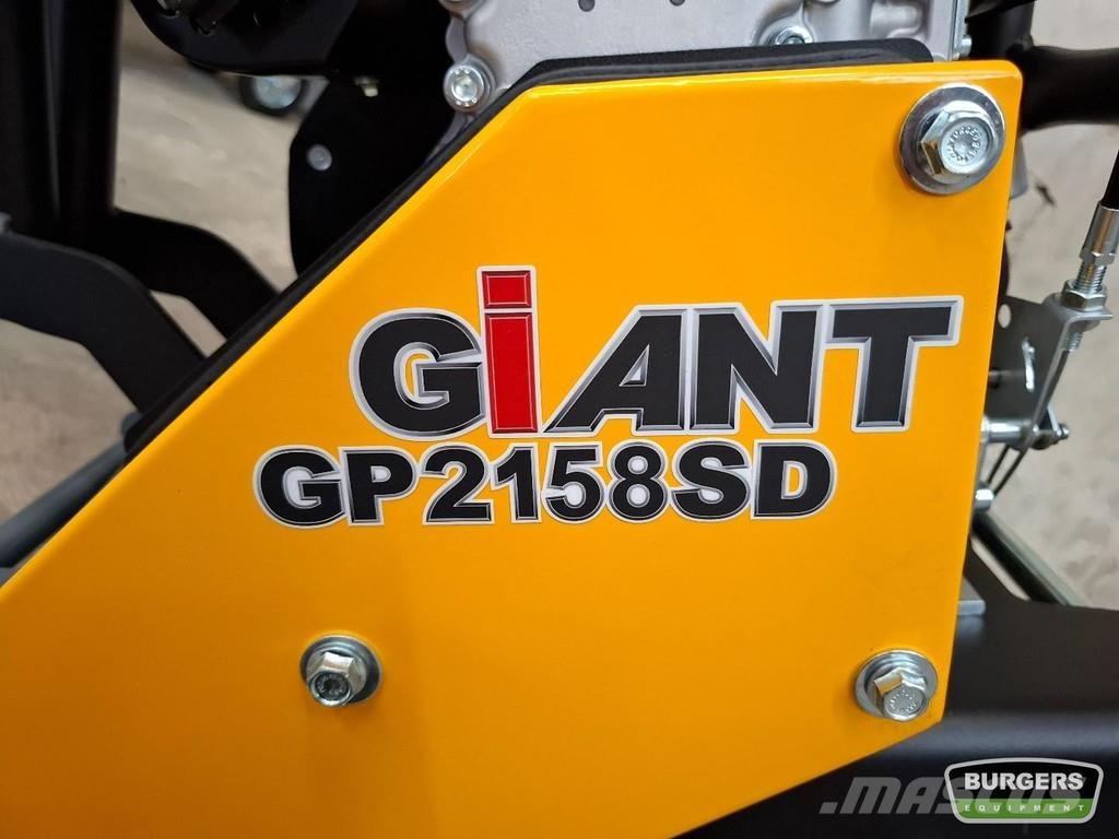 GiANT GP2158SD Plate compactors